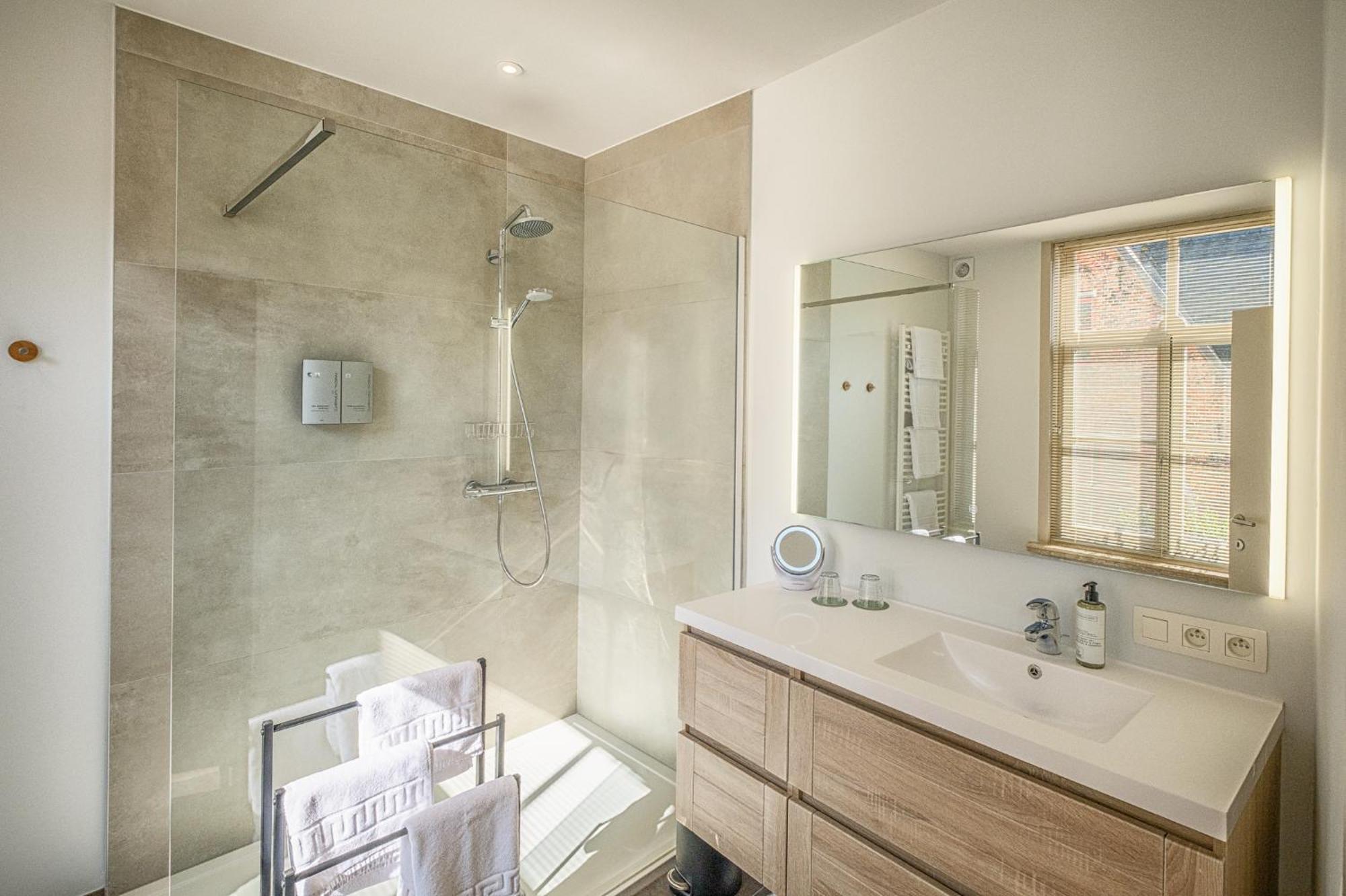 Guesthouse Gillis7 Μπριζ Εξωτερικό φωτογραφία